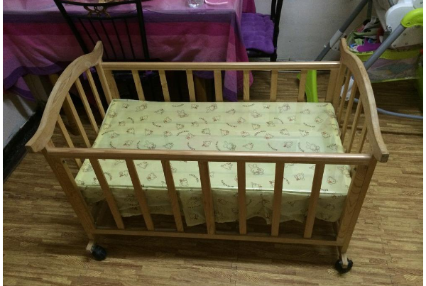 婴儿床用什么材质比较好（婴儿床用什么材质比较好呢）