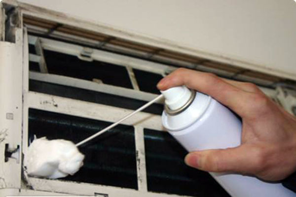 清洗空调污垢的方法（这样清洗空调）