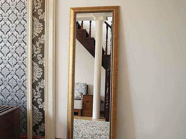 家中镜子摆放10大禁忌 全身镜放在哪里*合适 床的侧面可以放镜子吗
