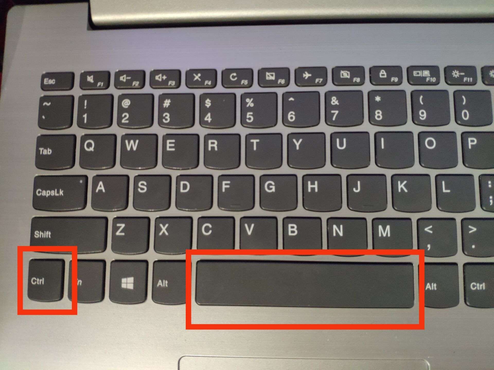 电脑中英文切换按什么键