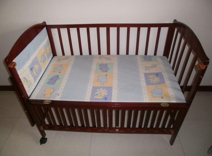 婴儿床安装组装步骤
