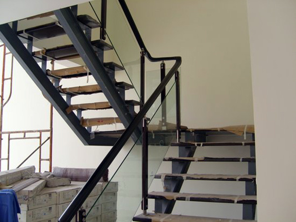 钢木楼梯装修注意事项及选购技巧