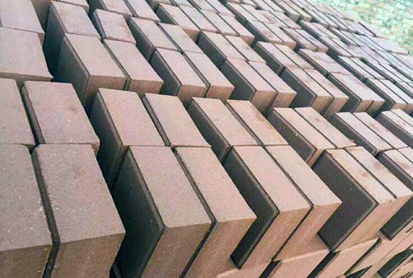 空心砖和红砖哪个好 空心砖价格多少钱一块 空心砖一平方要多少砖