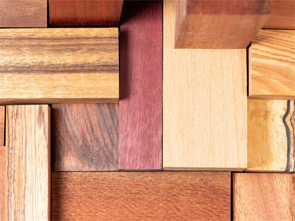 装修实木地板多少钱一平方 实木地板适合什么风格装修 家庭装修买实木地板好还是复合木地板好