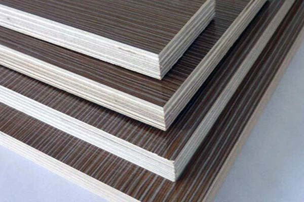 实木颗粒板和实木多层板哪个好 实木颗粒板是什么材质 实木颗粒板含甲醛吗