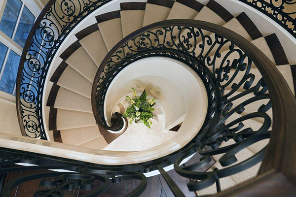​ 常见实木楼梯的造型有哪些 优雅家居的点缀