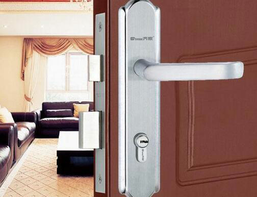 换防盗门锁 为家居安全提供保障