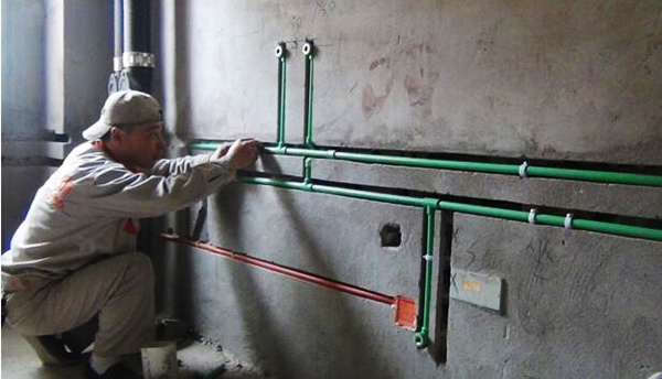 改水电一般多少钱一米 装修水管走上还是走下
