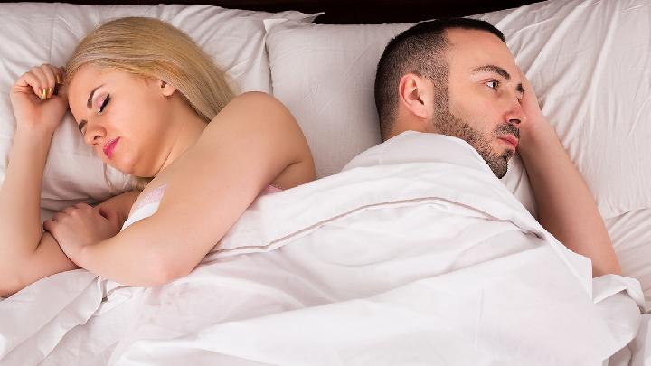 性爱中男人爱流汗是体虚吗？如何才能更完美的过性生活