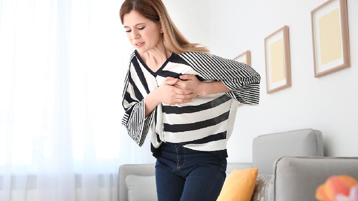 哺乳期乳房胀痛有哪些原因 哺乳期间乳房胀痛怎么办