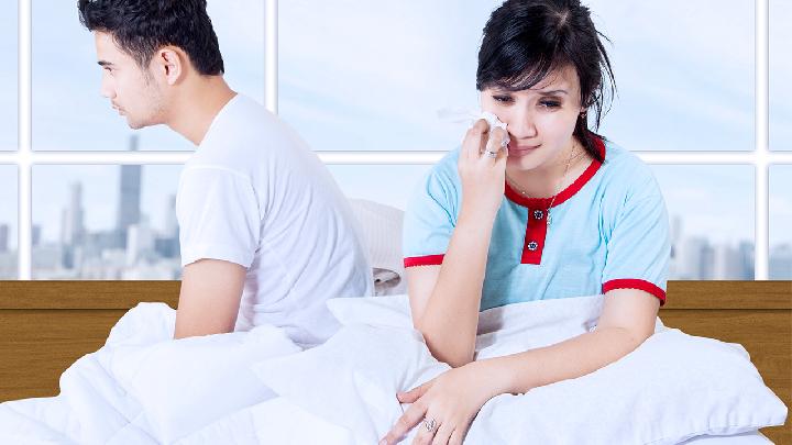 夫妻节制性生活预防孕期流产 你知道什么会引起流产吗？