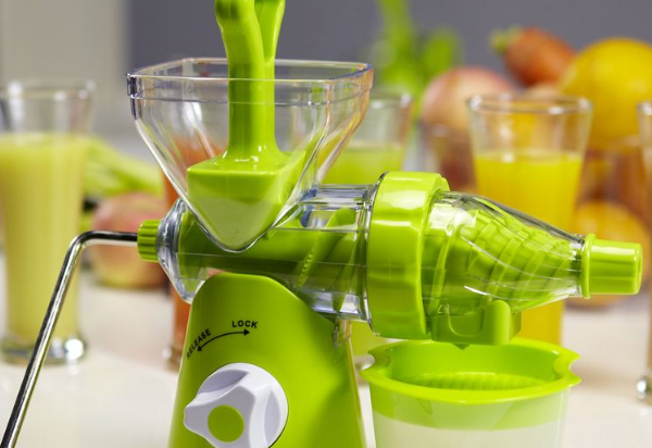 果汁机怎么使用 手摇果汁机怎么用呢