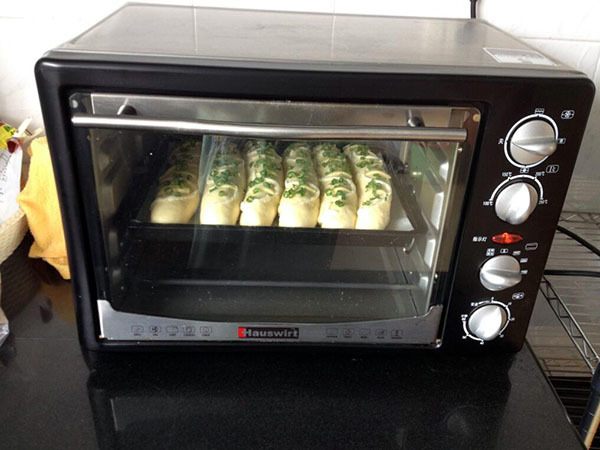 烤箱预热怎么操作 烤箱预热时烤盘是否放进去 烤箱预热温度和时间