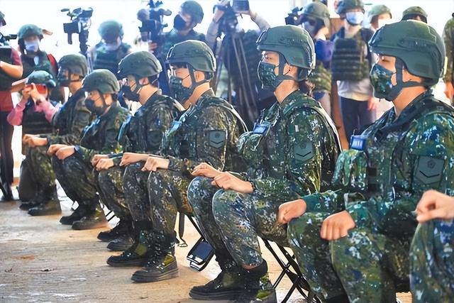 台当局将义务兵服役期延长至1年  