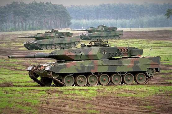 德决定援乌“豹2”坦克，俄外交官向西方发出严重警告：不要鼓励“核挑衅”      