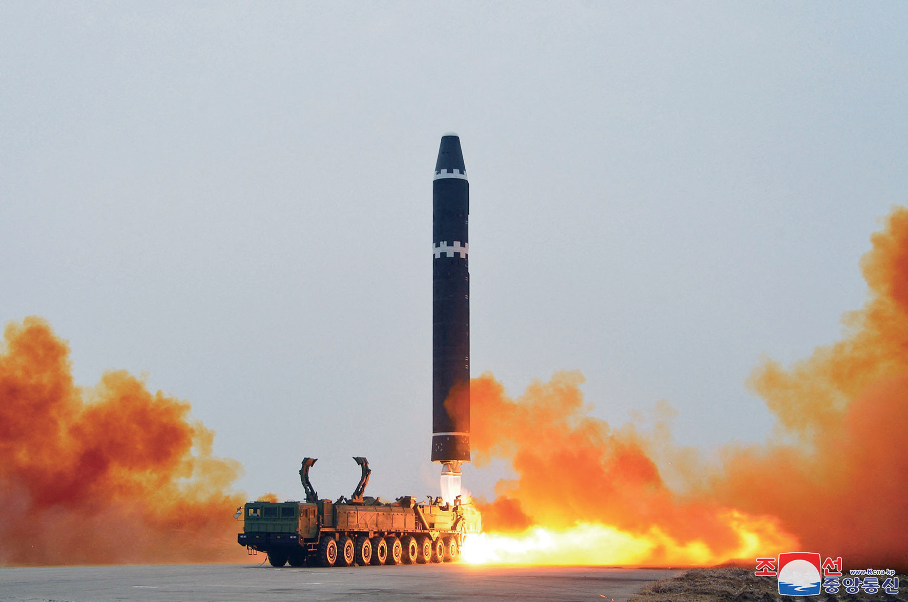 朝鲜发射“火星-15”洲际弹道导弹，金与正提醒：不会瞄准首尔！