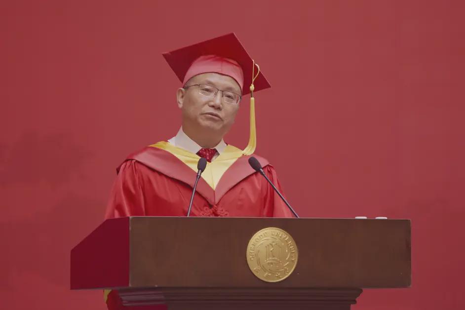 成都大学校长王清远拟任新职，此前曾陷“党委书记自尽举报”风波