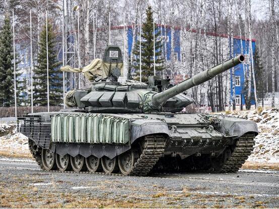 俄媒曝：俄军已接收数百辆先进坦克，性能比乌军坦克更优 