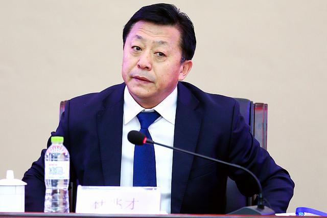 杜兆才系足坛落马级别最高官员，足协只剩两位副主席维持运转 