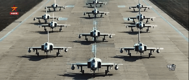 军迷真正想看的画面！央视《军迷之眼》探秘空军歼-8F，独特战力让“八爷”再战十年