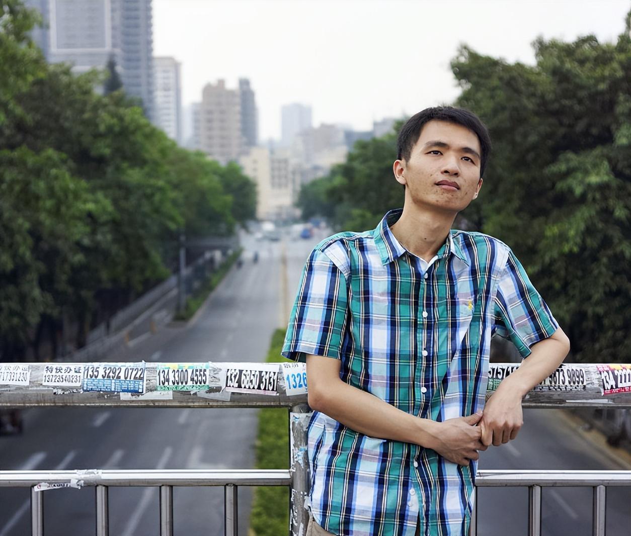 14年深圳小伙打工3年，从17楼大厦一跃而下，写193首诗看哭无数人