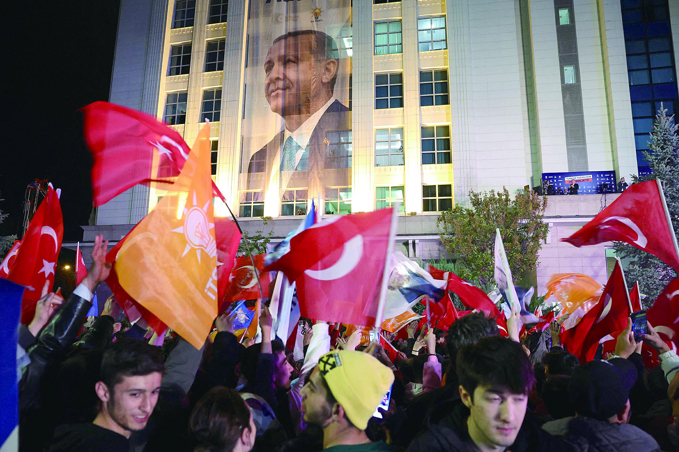 埃尔多安“意外”领先，土耳其大选进入第二轮，将迎“最漫长的两周”
