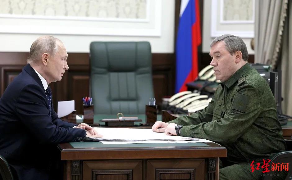 美记者爆料：俄乌军方正私下进行和谈，泽连斯基被完全绕过