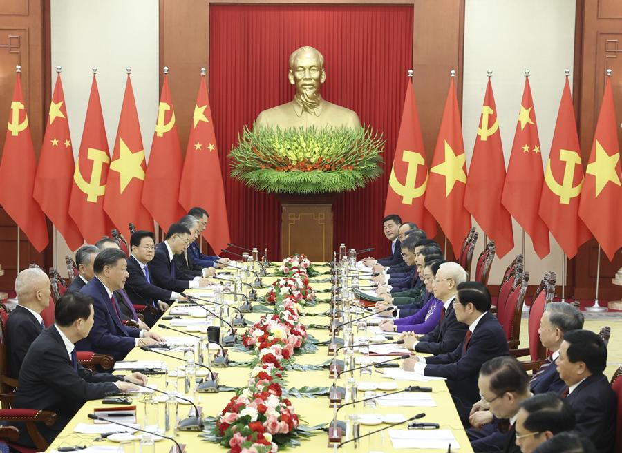 中国元首今年出访外交收官之作！这场欢迎宴会，16位越共中央政治局委员全部出席