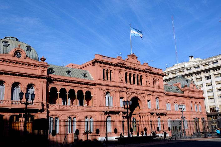 阿根廷新政府考虑解雇约7000名公务员，减少公共支出
